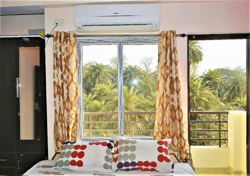 Lake View 3BHK Furnished Flat near Kasi Vishwanath — 4-Star Luxury Hotel in Varanasi, India