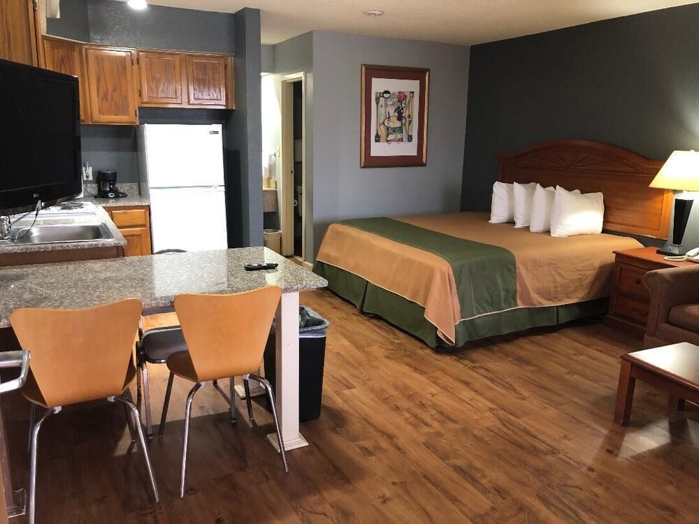 Americas Best Value Inn & Suites Yukon Oklahoma City - photo 9