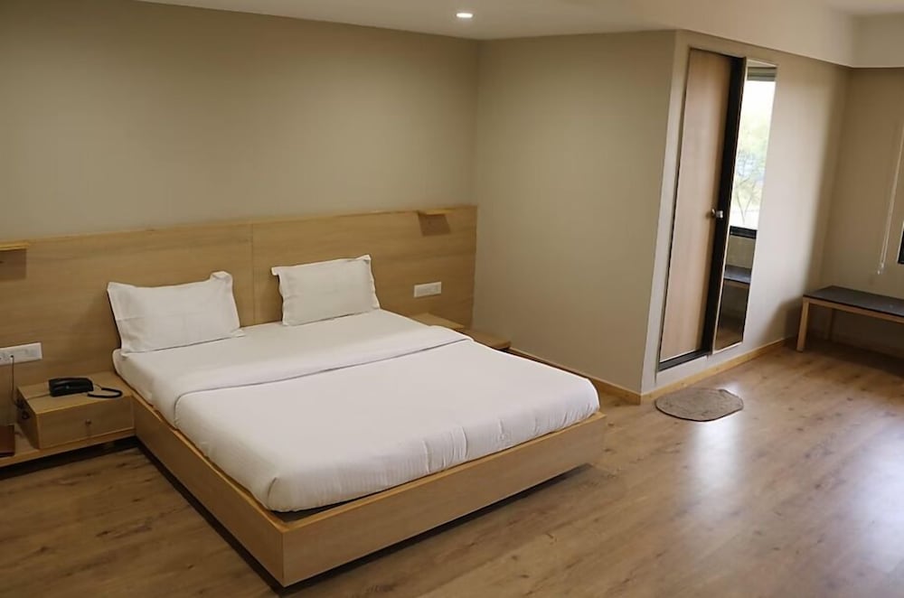 Hotel Berlin in Gandhinagar, India