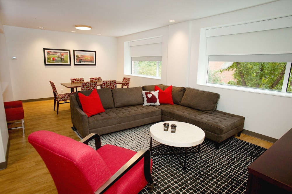 The University of Georgia Center for Continuing Education & Hotel - photo 31