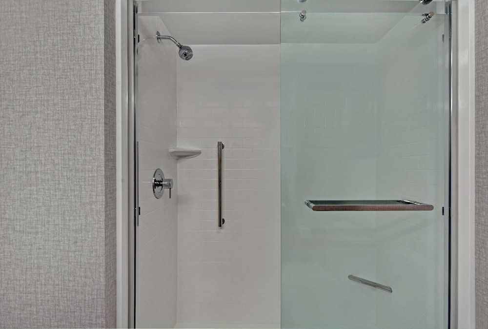 Hampton Inn Gallatin - photo 31