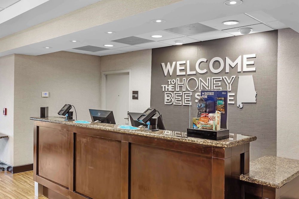 Hampton Inn Atmore - photo 6