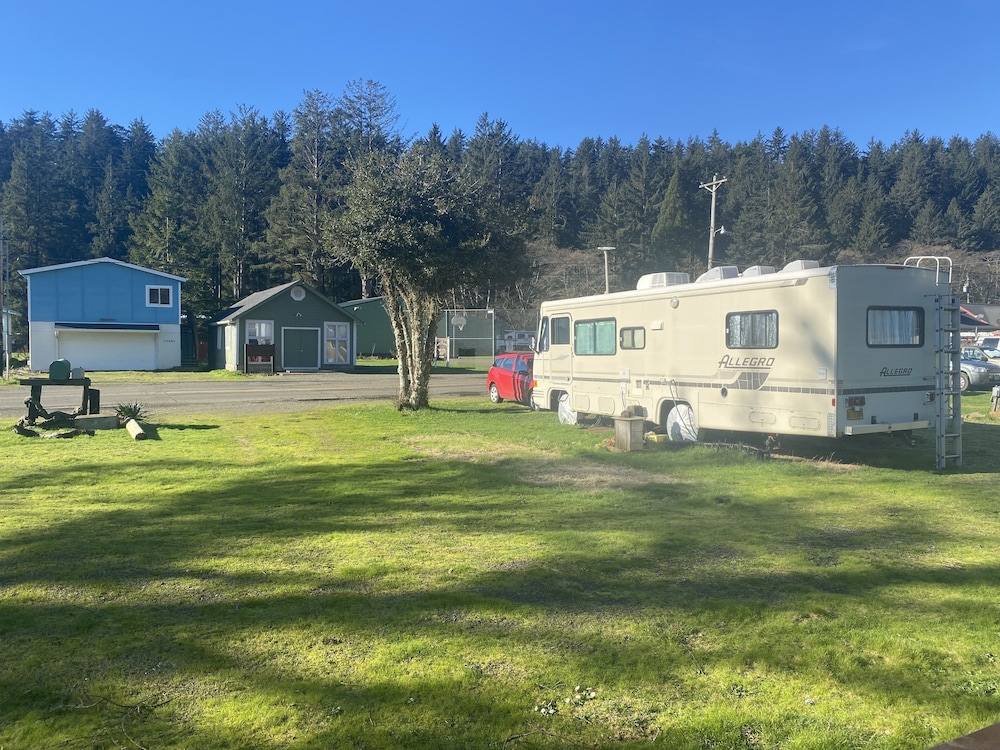 Raines Resort Cabins & RV - photo 112