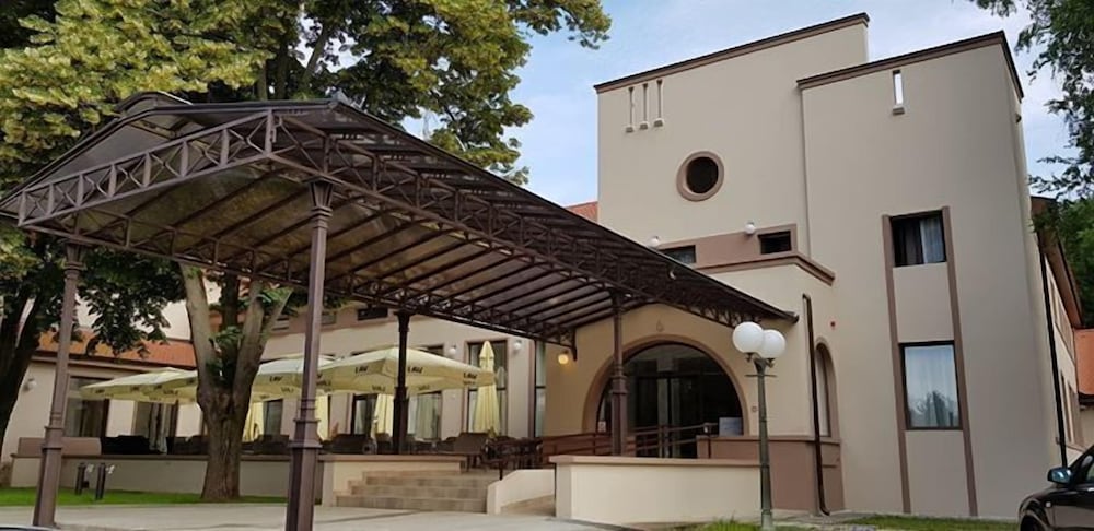 Kaštel Hotel in Backa Topola, Serbia