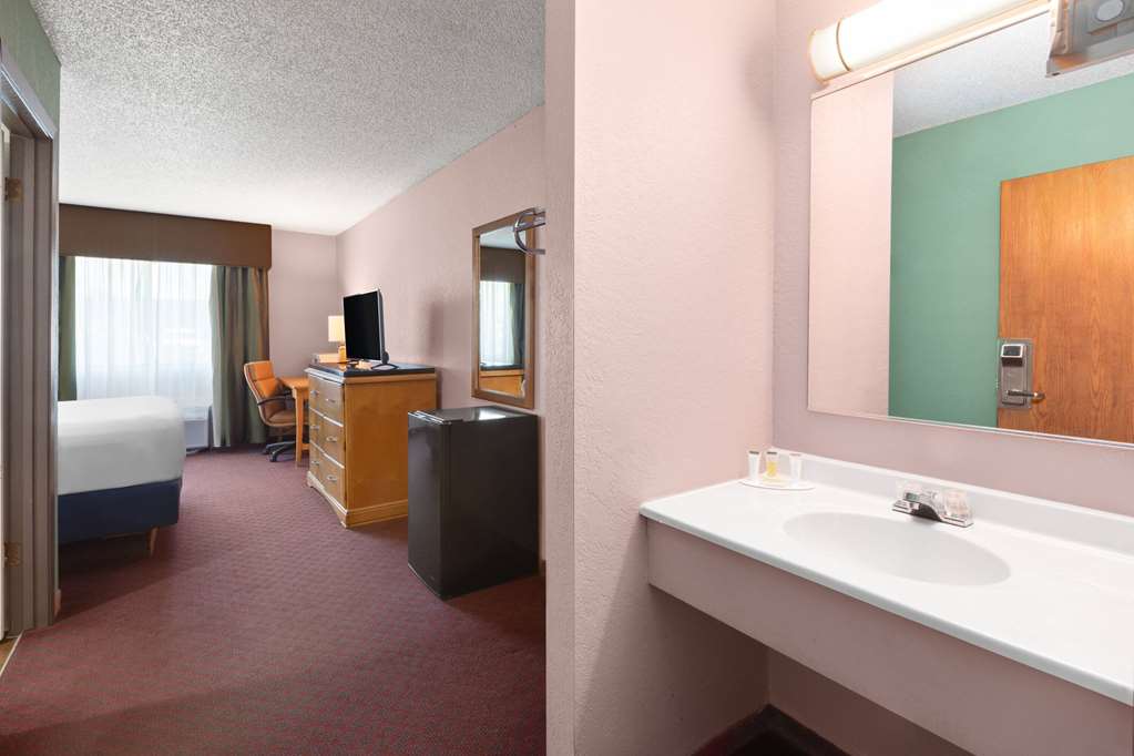 Travelodge by Wyndham Redwood Falls - photo 22