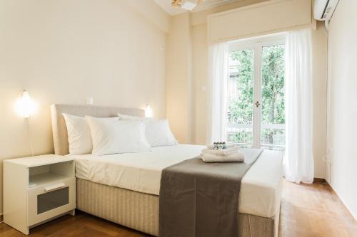 Colorful Apartment Close to the Acropolis — 4-Star Luxury Hotel in Athens, Greece