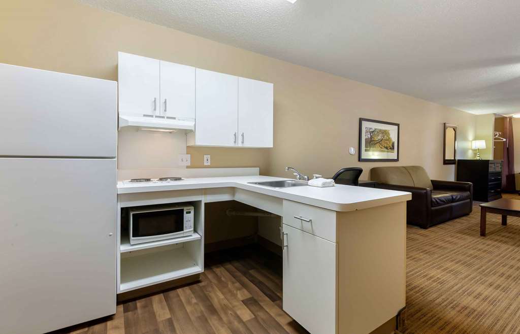 Extended Stay America Suites Rockford I90 - photo 4
