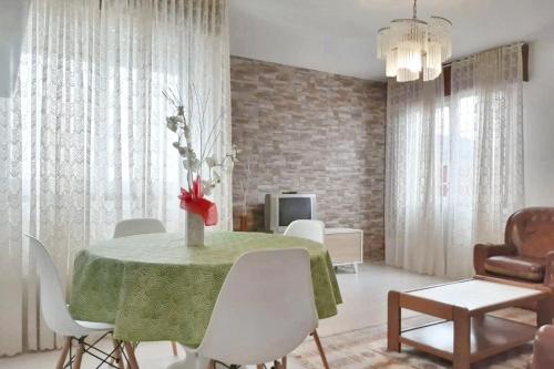 Welcoming Apartment in A Coruña 90 m Balcony — 4-Star Luxury Hotel in Muros, Spain