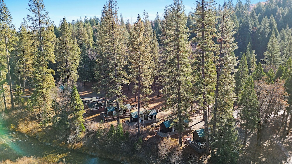 Yosemite Lakes RV Resort - photo 61