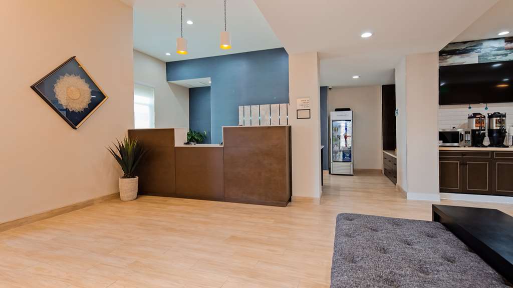 Best Western Plus New Barstow Inn & Suites - photo 3