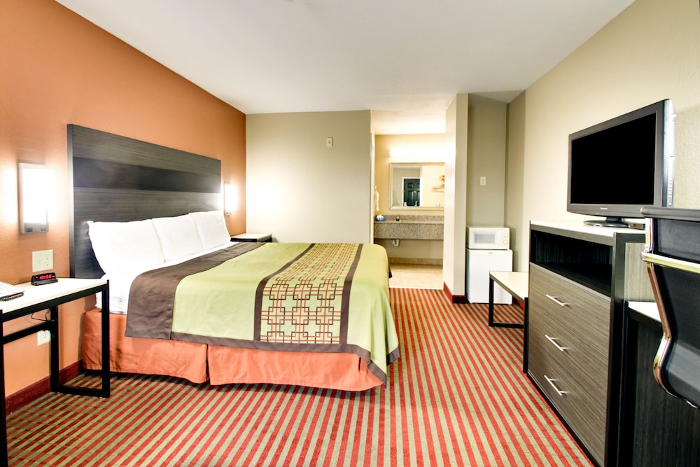 Key West Inn Millbrook - photo 3