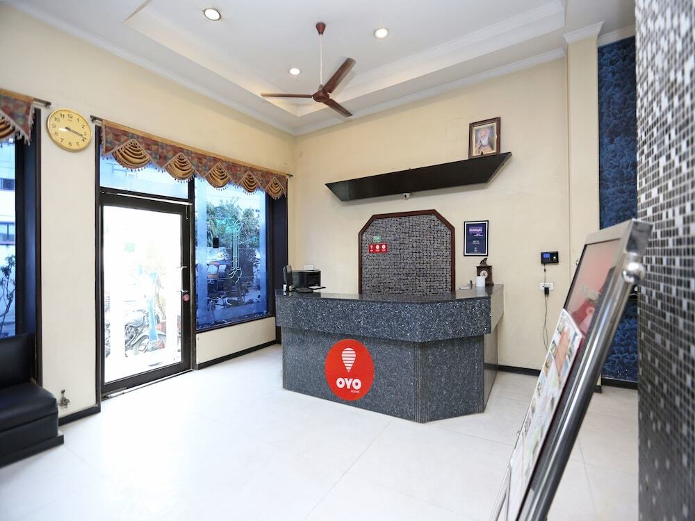 Oyo Premium Mi Road - last minute hotel in Jaipur