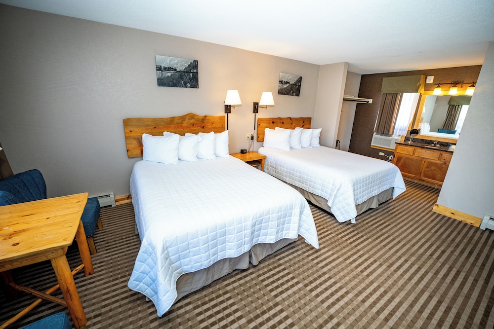 Hotel Estes - photo 25