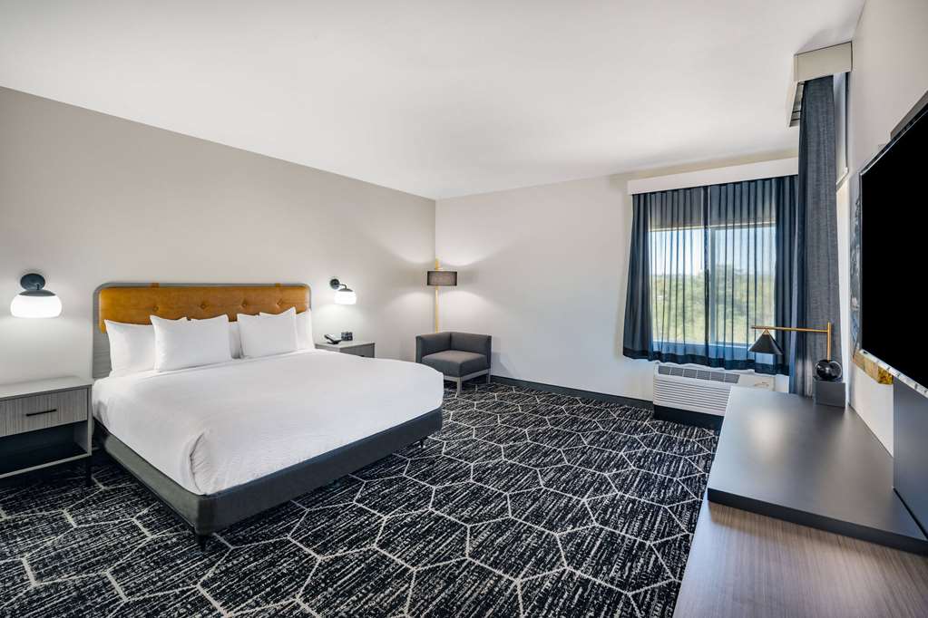 La Quinta Inn & Suites by Wyndham Yucaipa - photo 11