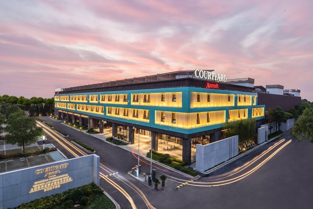 Courtyard by Marriott Shanghai International Tourism and Resorts Zone — 4-Star Luxury Hotel in Shanghai, People's Republic of China