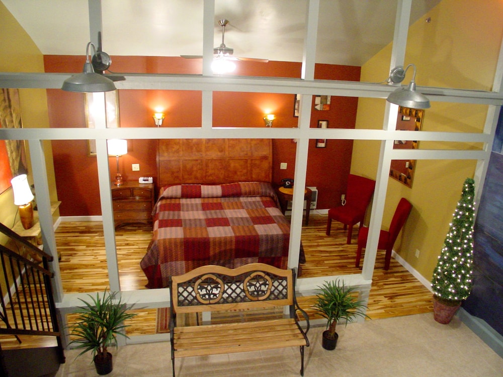 Wildwood Inn Tropical Dome & Theme Suites - photo 20