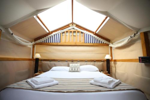 Glamping Italia 90 Mini Lodges — Domaso