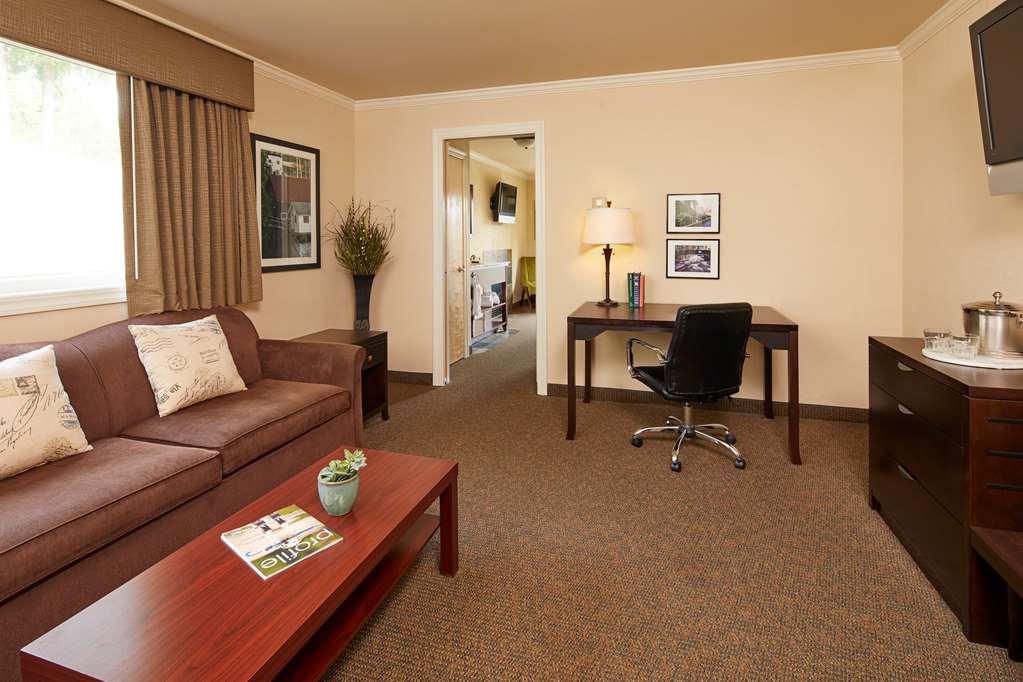 Best Western Wesley Inn & Suites - photo 14