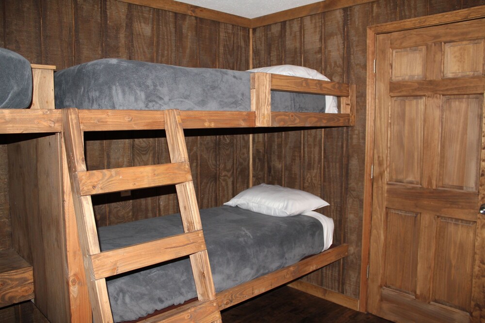 Shawnee Trails Lodging and Suites - photo 3
