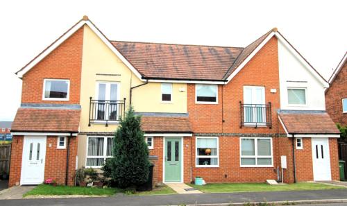 2 Bedroom House Beautifully Decorated & Furnished Parking Large Garden — 4-Star Luxury Hotel in Ashington, United Kingdom