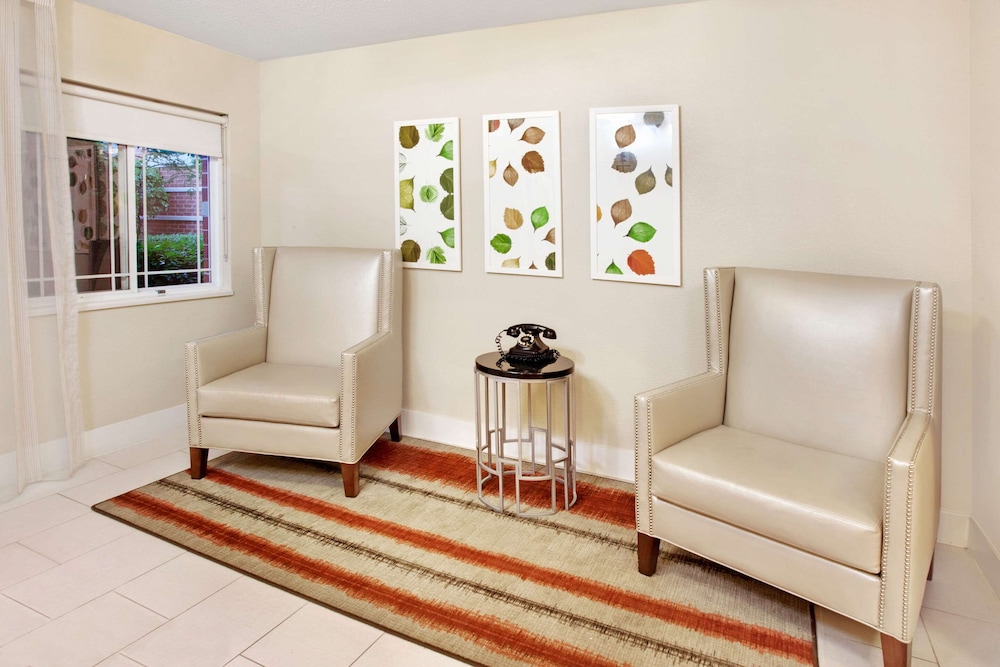 MainStay Suites Chicago Schaumburg - photo 3