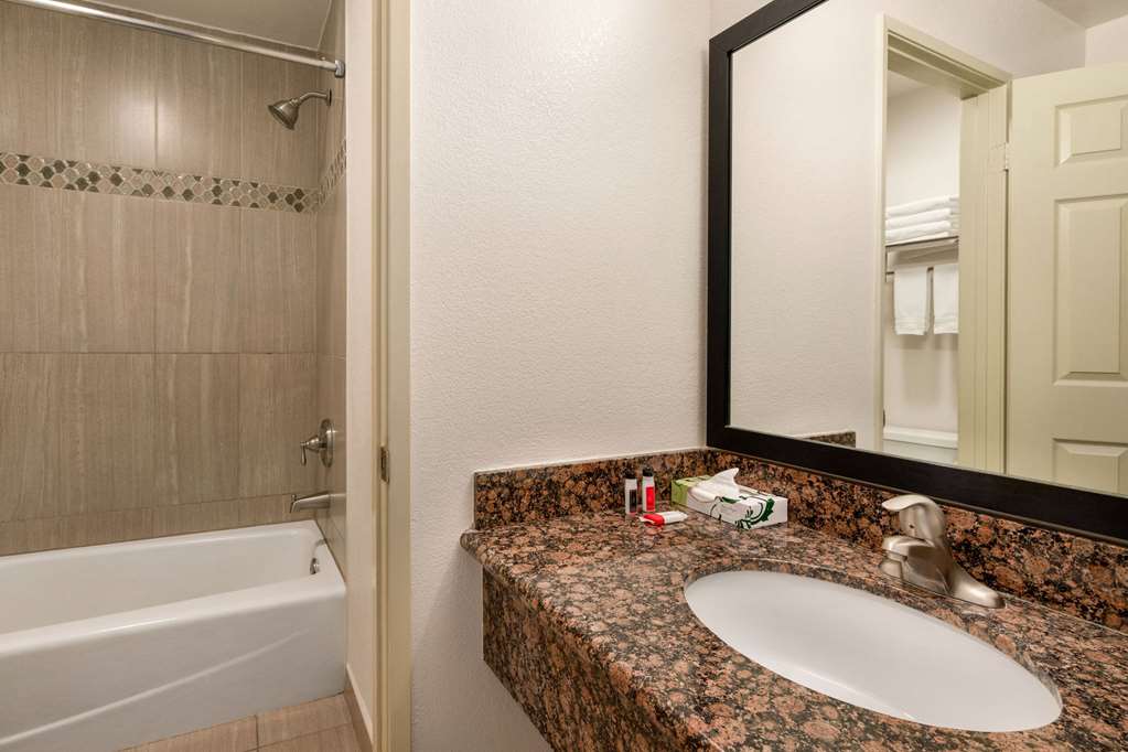 Super 8 by Wyndham Santa Clarita Valencia - photo 24