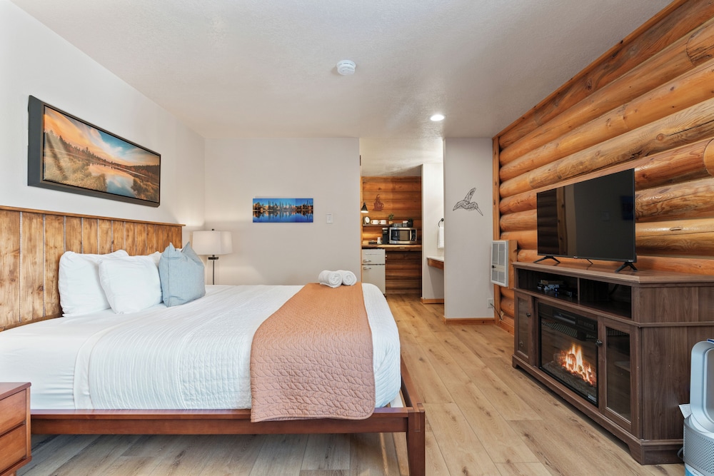 Duck Creek Village Inn - photo 18