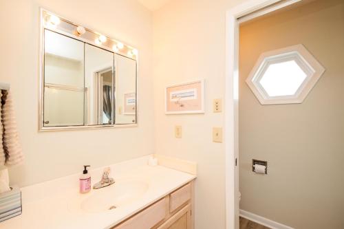 All About The Views by Oak Island Accommodations - photo 21