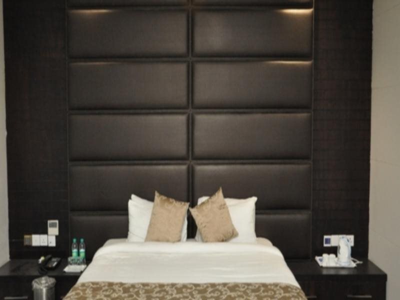 UNA Smart Radiant Plaza Hotel