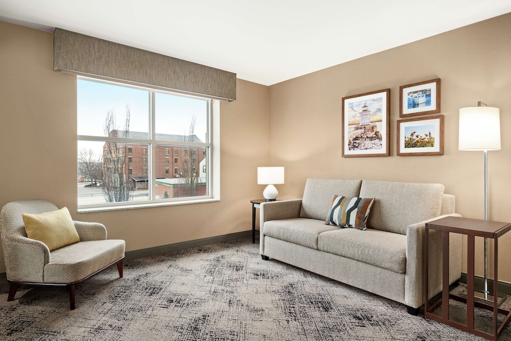 Hampton Inn Portland Downtown Waterfront - photo 30