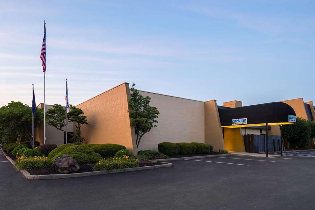 Park Inn by Radisson Sharon — hotel in Hermitage