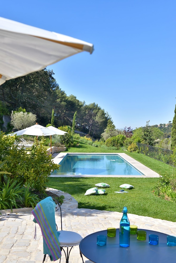 Le Mas du Perthus — 4-Star Luxury Hotel in Cassis, France