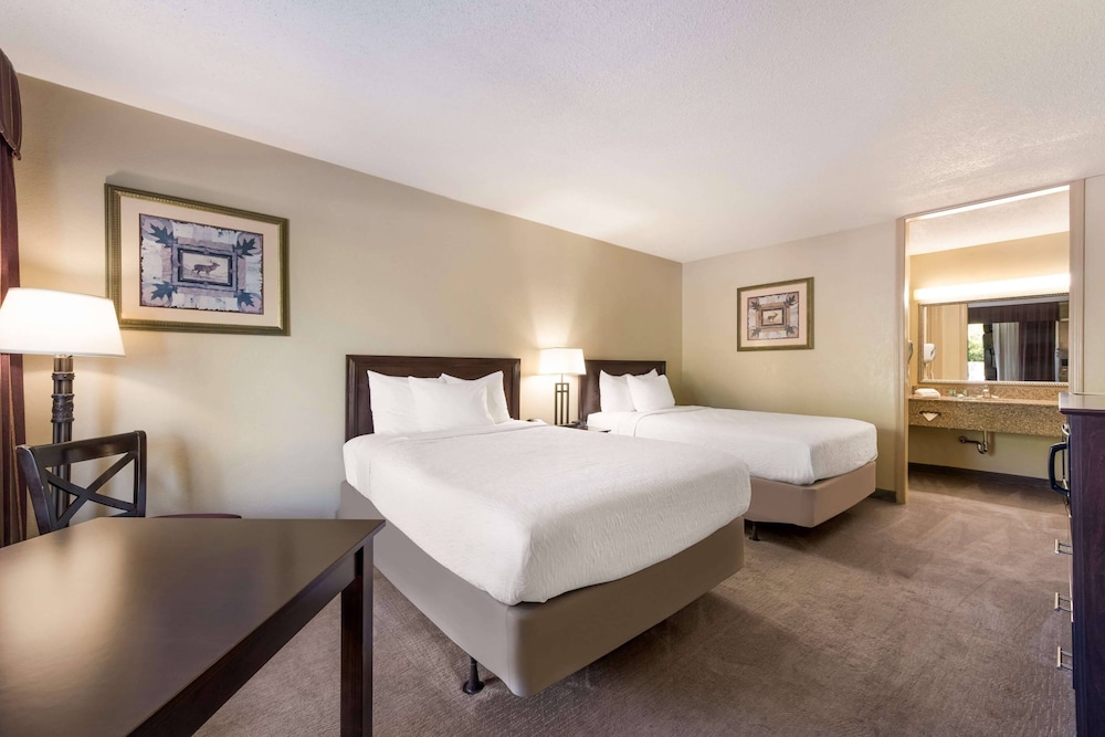 Best Western Mountain Lodge at Banner Elk - photo 11