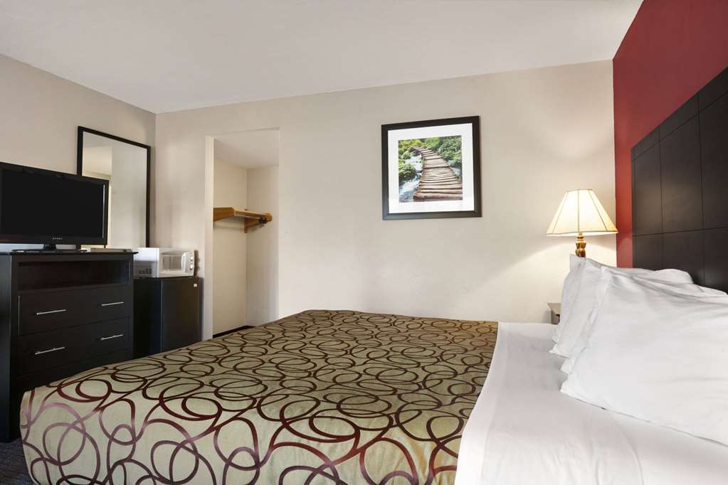 Travelodge By Wyndham Traverse City Mi - photo 10