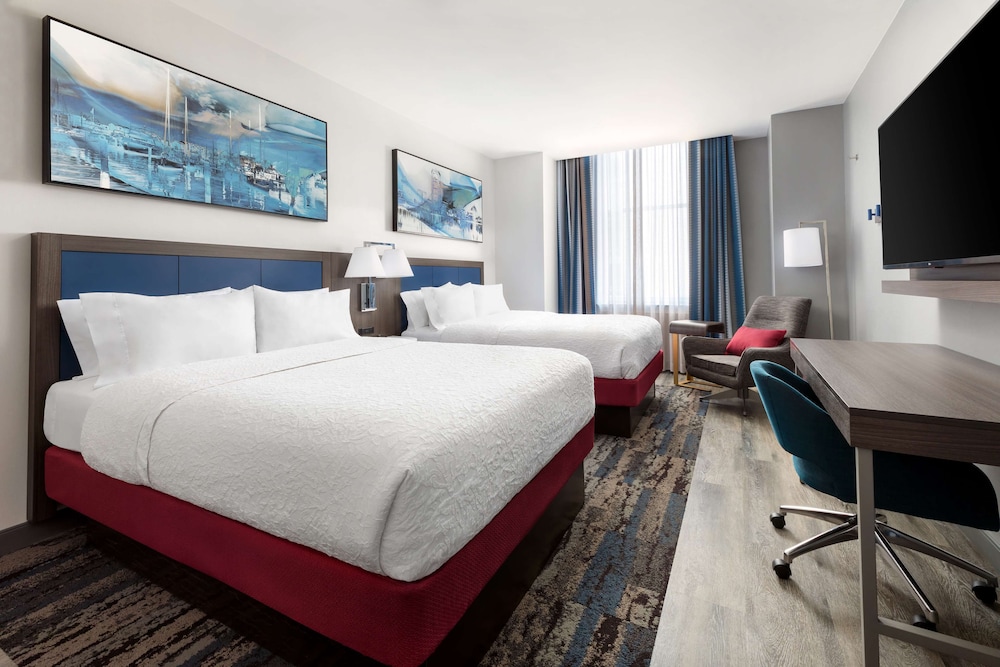 Hampton Inn & Suites Baltimore Inner Harbor - photo 13