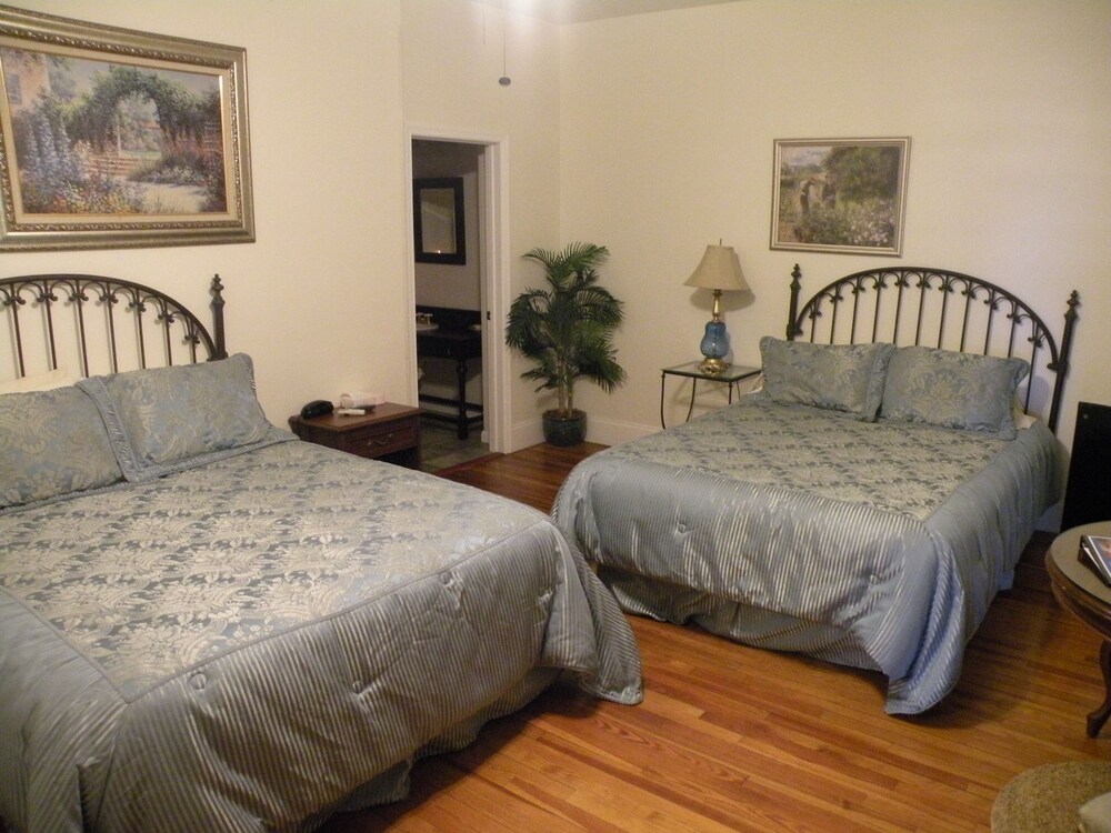 1876 Heritage Inn - photo 5