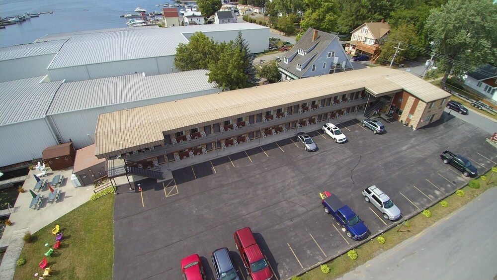 Otter Creek Inn - photo 3
