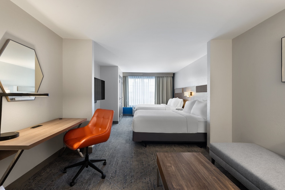 Holiday Inn Express Savannah Airport - photo 13