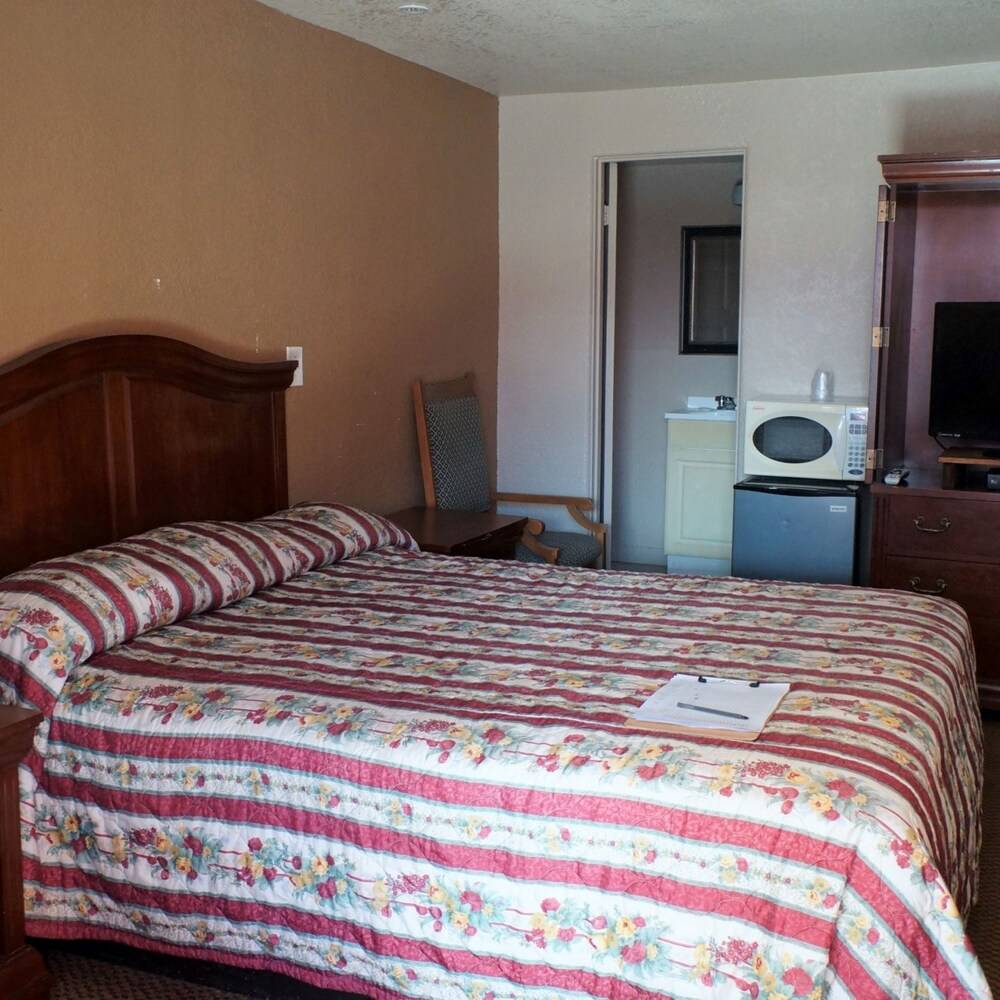 White Mountain Motel - photo 13