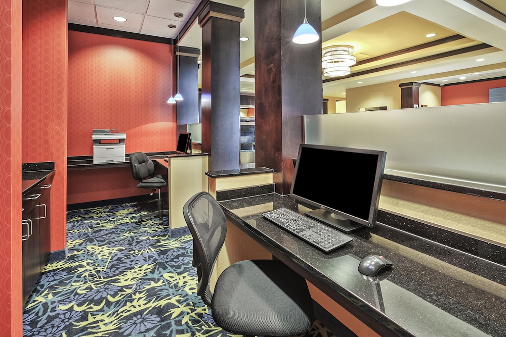Holiday Inn Express Hotel & Suites Dayton South I 675 by IHG - photo 22