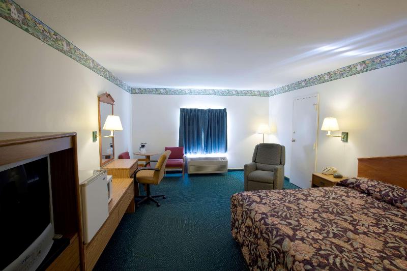 Americas Best Value Inn Litchfield - photo 10