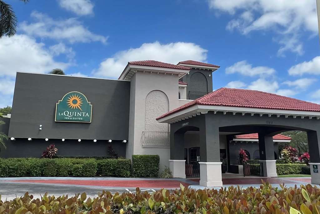 La Quinta Inn & Suites by Wyndham Ft Lauderdale Cypress Cr - featured photo