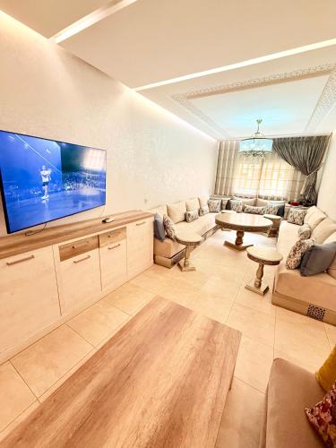 Luxueux Aprt A Gat Moderne Centre ville — 4-Star Luxury Hotel in Marrakesh, Morocco