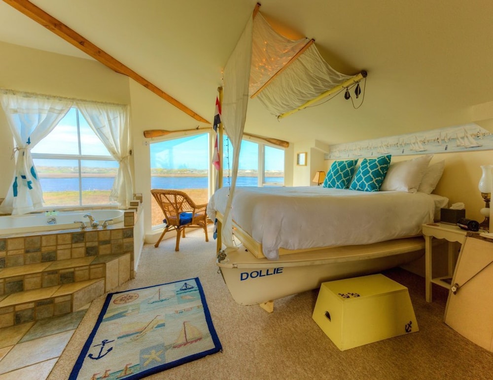 Captain's Inn at Moss Landing - photo 15