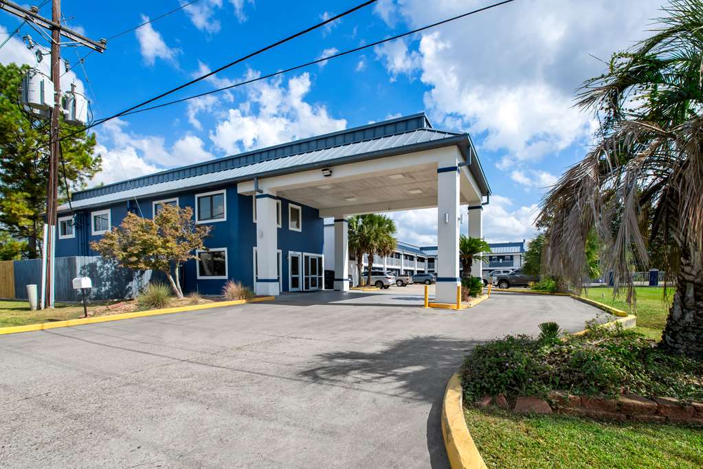 Americas Best Value Inn Gonzales - photo 2
