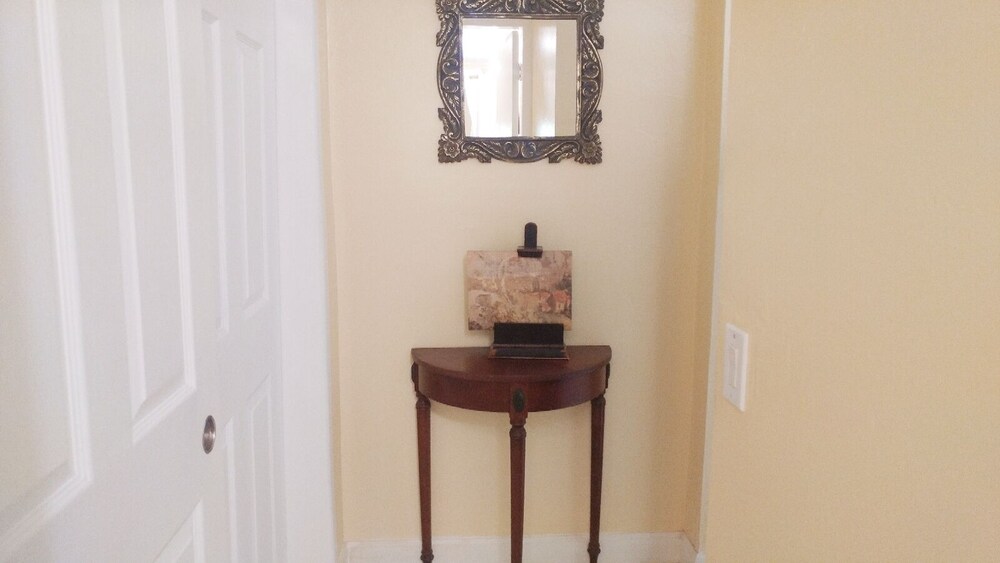 Flamingo Inn Bayside Suites - photo 20