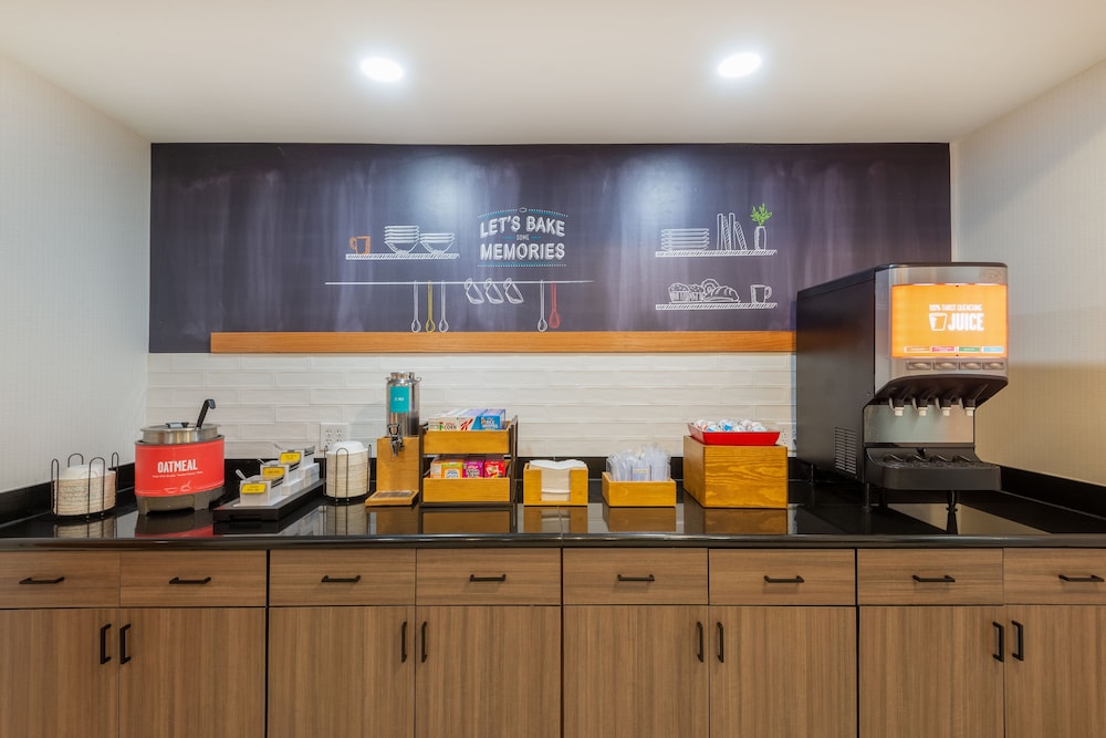 Hampton Inn Belle Vernon - photo 31