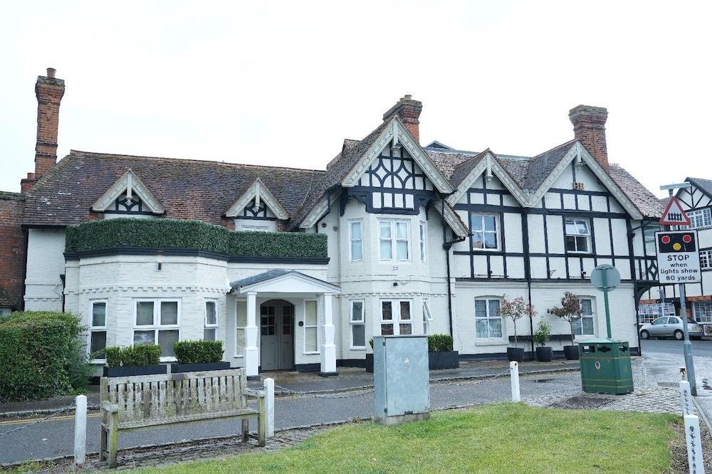 Manor Hotel — Slough