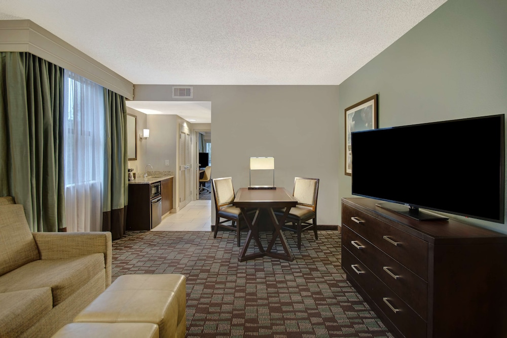 Embassy Suites by Hilton Jacksonville Baymeadows - photo 28