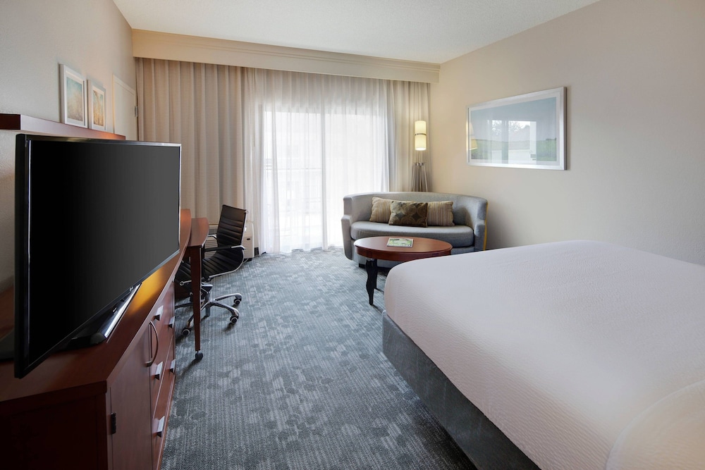Courtyard by Marriott Addison Midway - photo 7
